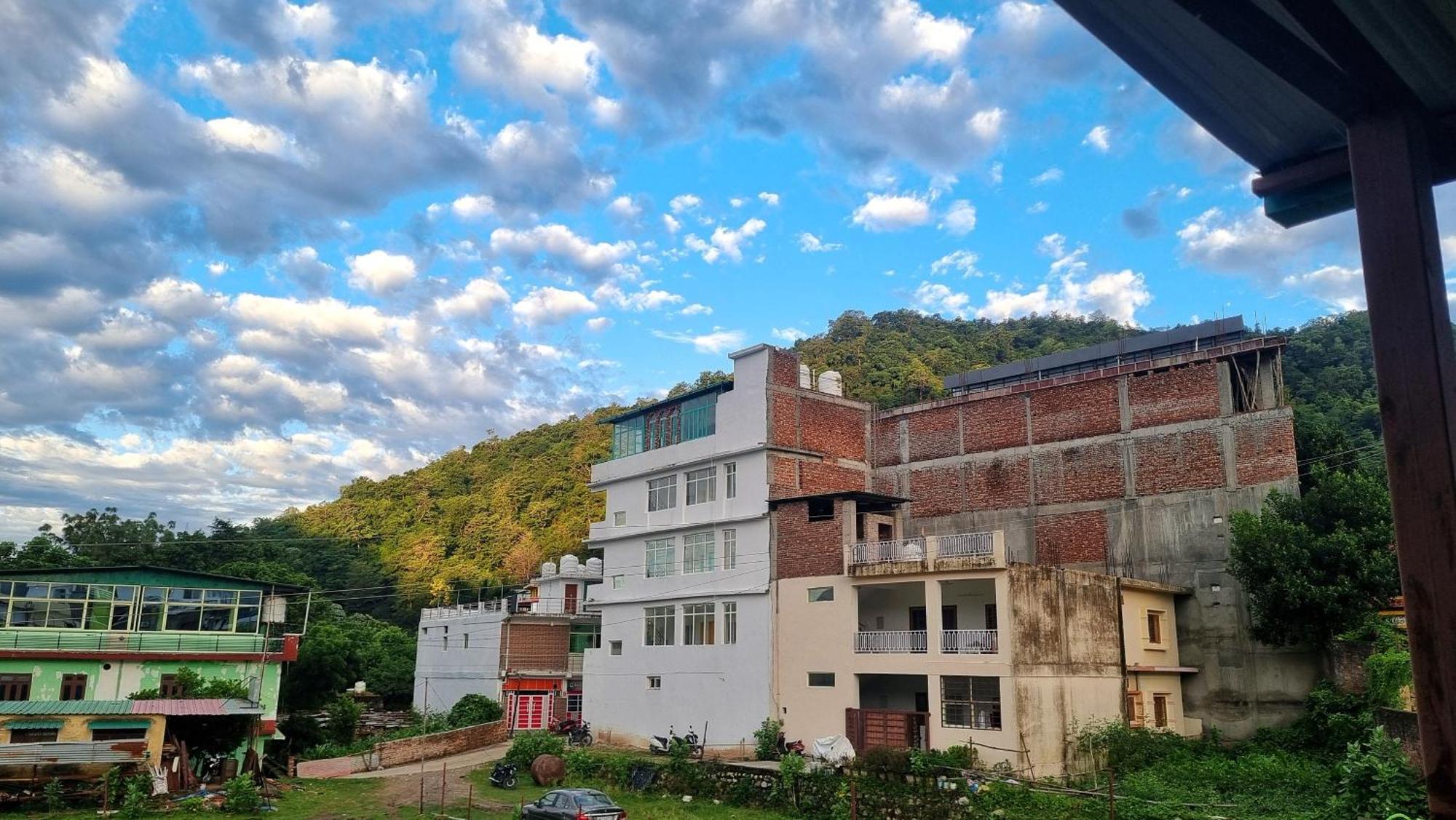 Landlopers Hostel Rishīkesh Εξωτερικό φωτογραφία
