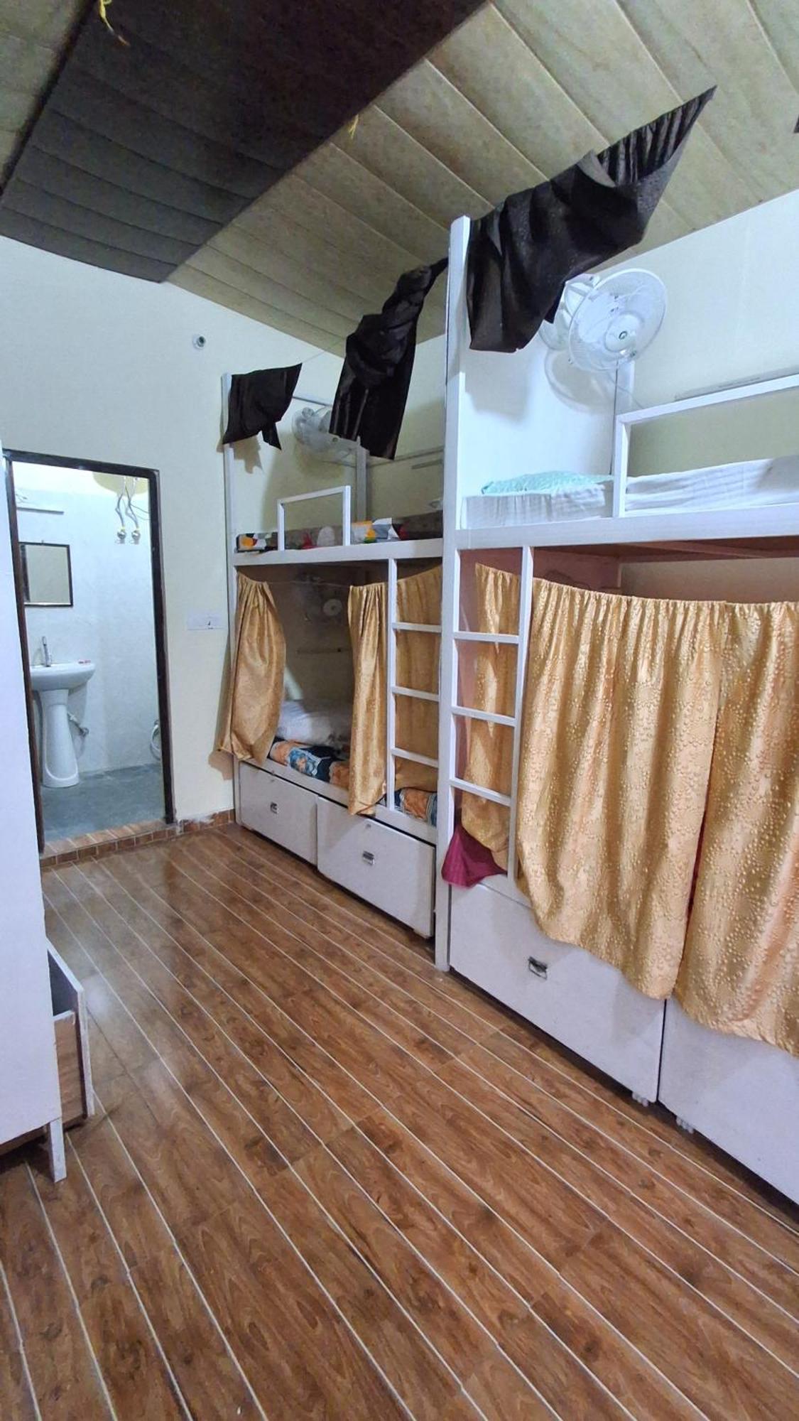 Landlopers Hostel Rishīkesh Εξωτερικό φωτογραφία