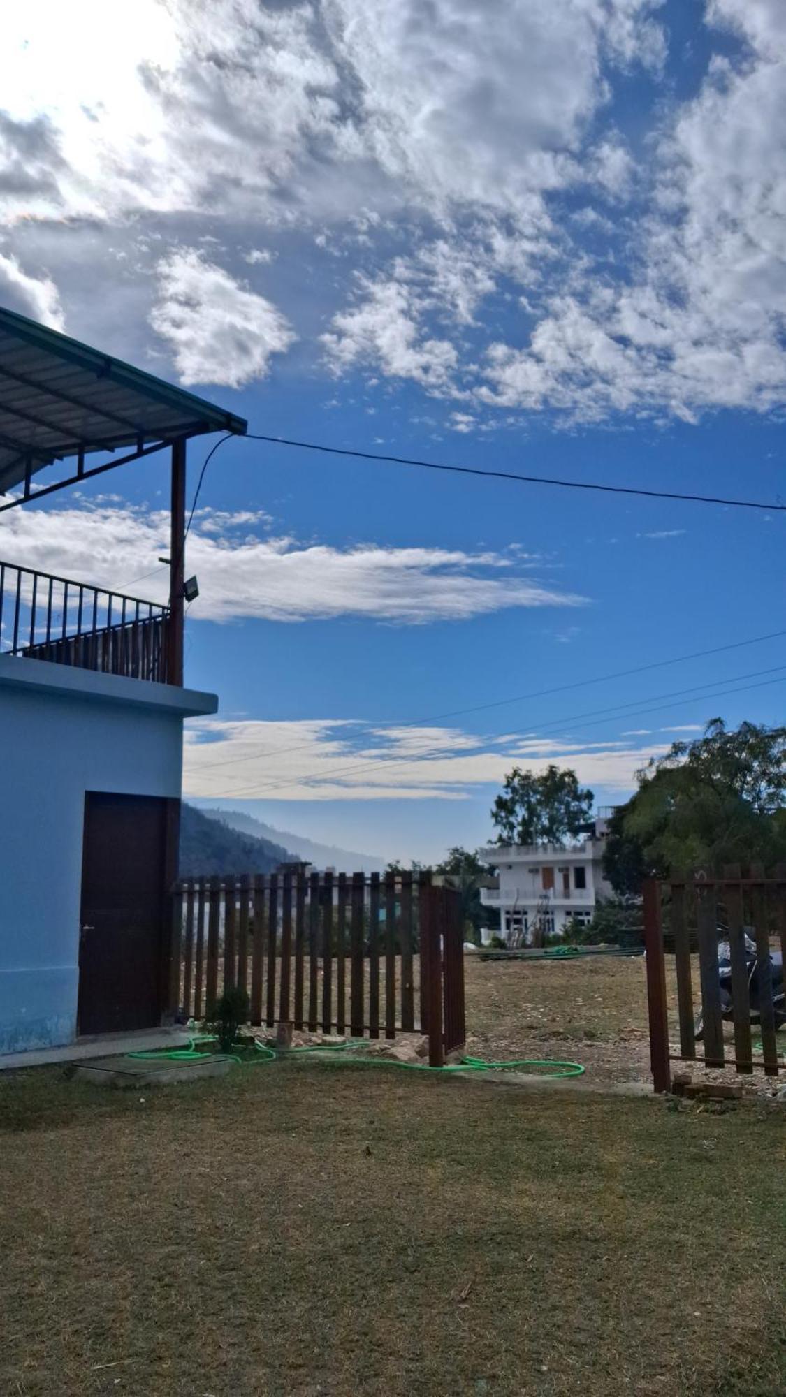 Landlopers Hostel Rishīkesh Εξωτερικό φωτογραφία